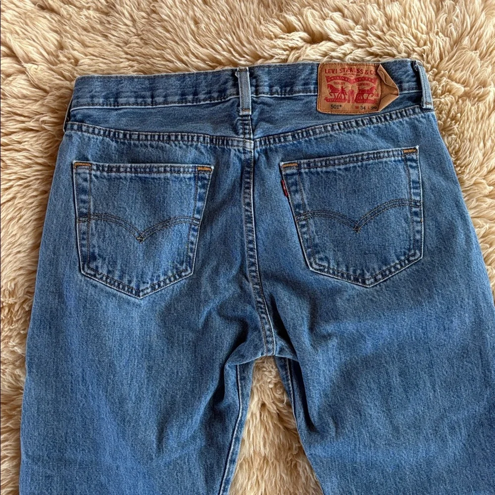 Levi’s 501 Jeans - Picture 5 of 9
